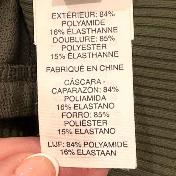 Vuori All The Feels Ribbed Strappy Tank Top Green Cropped Athleisure Yoga XL - Picture 9 of 11